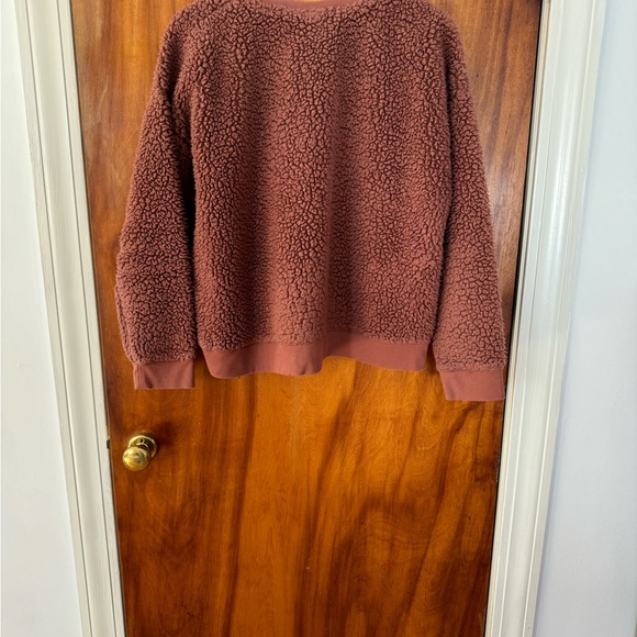 Sherpa/Teddy Sweatshirt - Picture 2 of 3